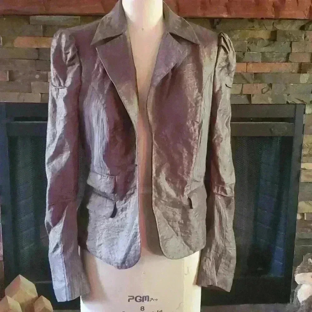 Bronze jacket with plaid details